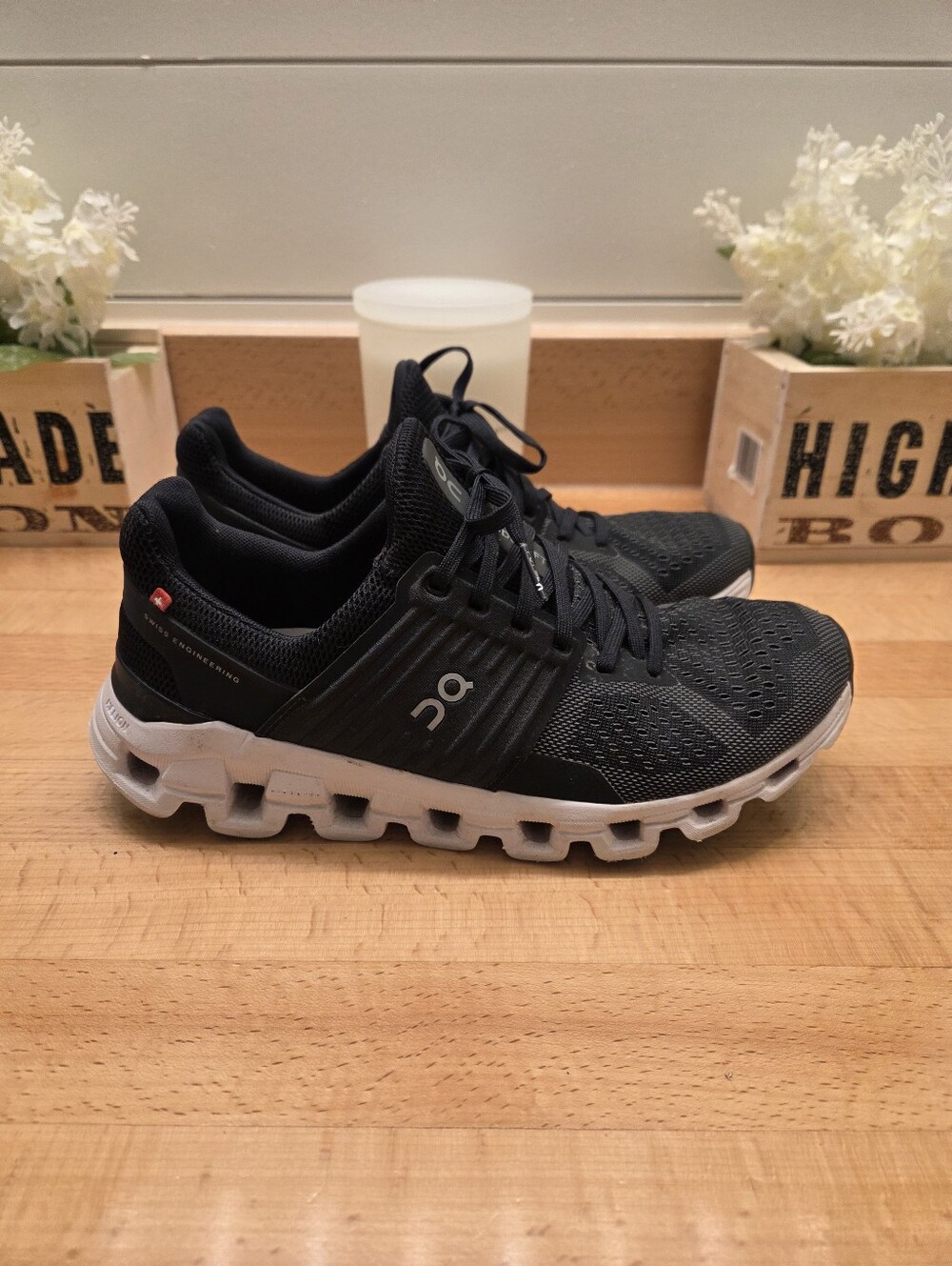 On Cloudswift Running Shoes Black/White Womens Size 8